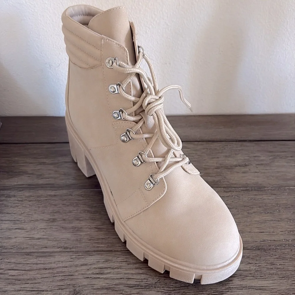 NIB [Sun + Stone] Ruthee Lug Faux Leather Round Toe Low Ankle Boots Women’s 10 - Picture 4 of 12